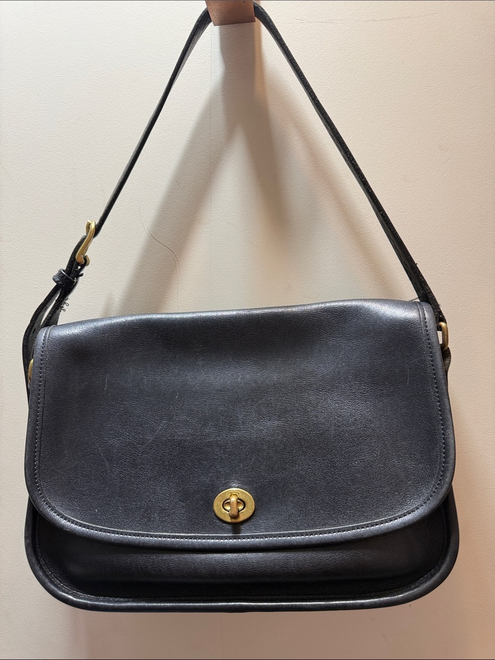 Vintage coach City bag 9790 black leather brass turnlock crossbody USA